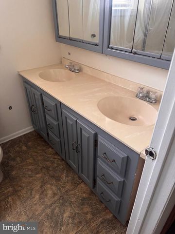 40--7 FLORENCE TOLLGATE PL, Florence, NJ 08518