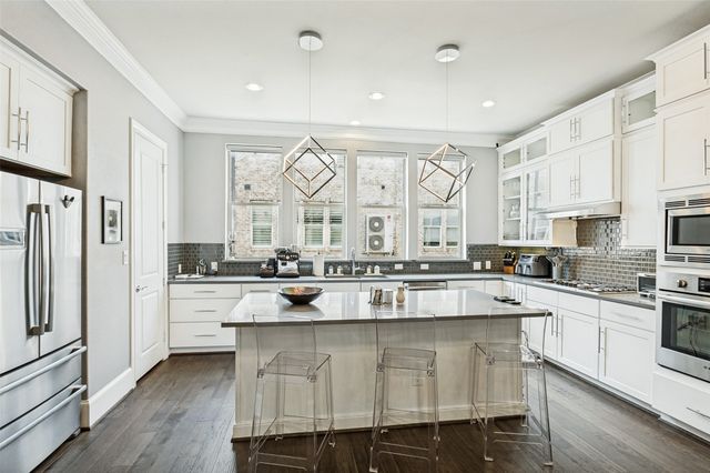 2817 Shelby Avenue, Dallas, TX 75219