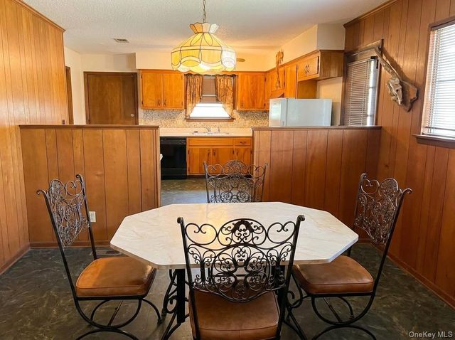 2 Sneden Court, Spring Valley, NY 10977