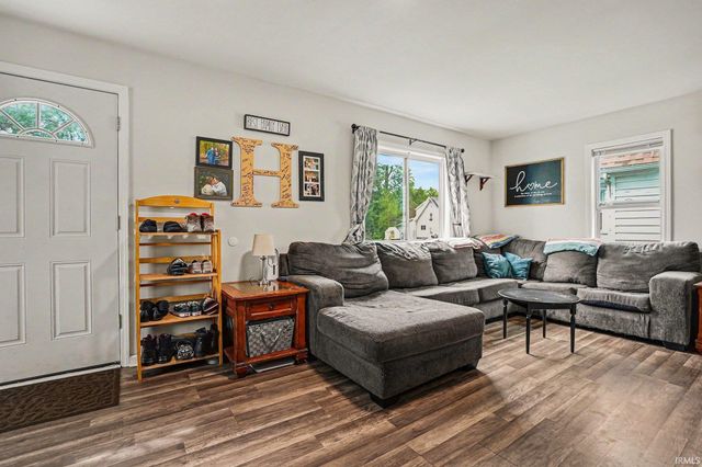 2106 High Street, South Bend, IN 46613