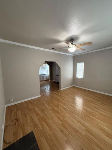 3300 Avenue H, Fort Worth, TX 76105