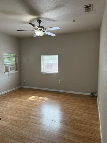 3300 Avenue H, Fort Worth, TX 76105