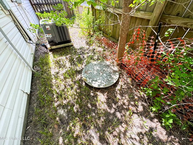 2709 N 12th Street, Ocean Springs, MS 39564
