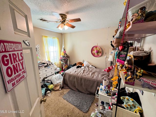 2709 N 12th Street, Ocean Springs, MS 39564