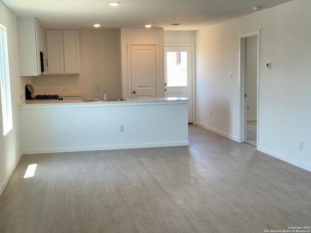 2303 Camellia Rose, Converse, TX 78109
