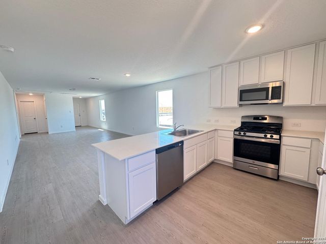 2303 Camellia Rose, Converse, TX 78109