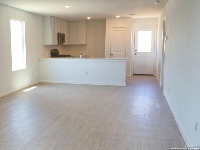 2303 Camellia Rose, Converse, TX 78109