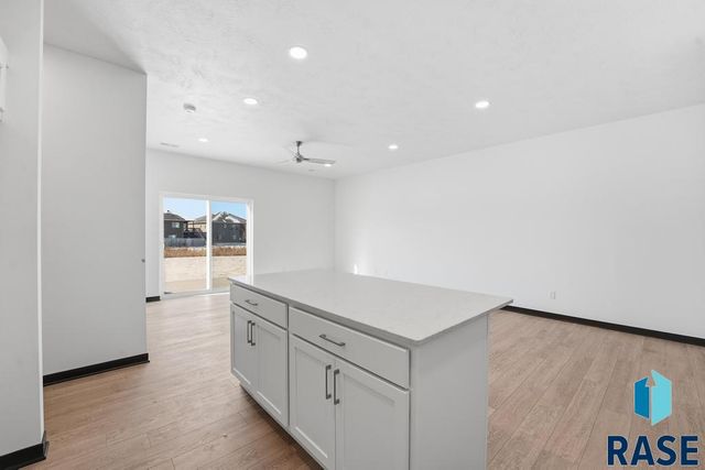 9214 W Ark Pl Place, Sioux Falls, SD 57106