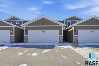 9214 W Ark Pl Place, Sioux Falls, SD 57106