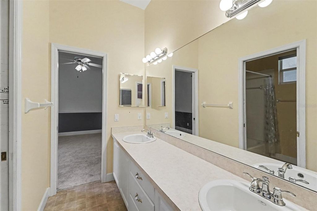 Image 17 of property listing at 37616 SKY RIDGE CIRCLE, Dade City, FL 33525