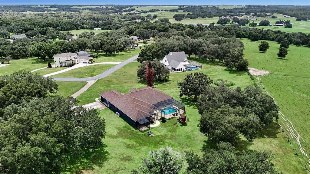 Image 25 of property listing at 37616 SKY RIDGE CIRCLE, Dade City, FL 33525