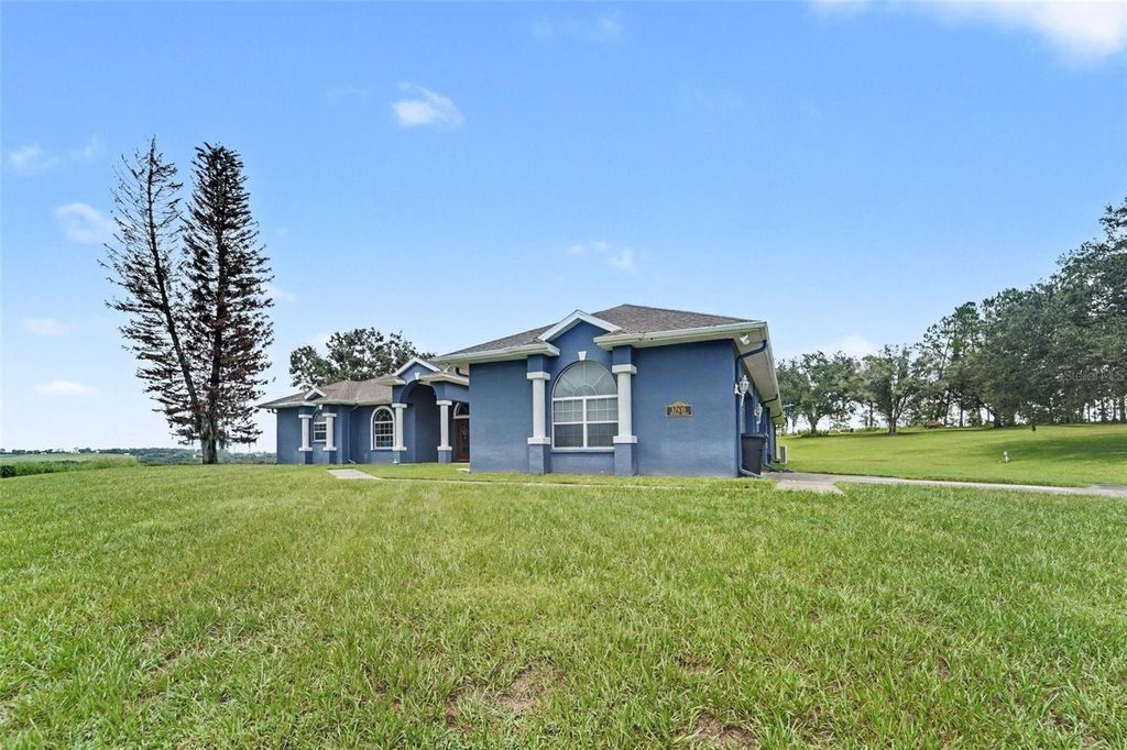 Image 28 of property listing at 37616 SKY RIDGE CIRCLE, Dade City, FL 33525
