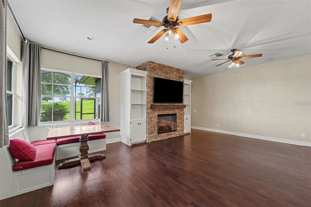 Image 6 of property listing at 37616 SKY RIDGE CIRCLE, Dade City, FL 33525