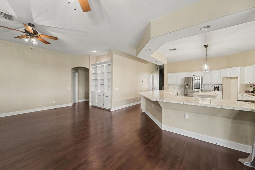 Image 7 of property listing at 37616 SKY RIDGE CIRCLE, Dade City, FL 33525