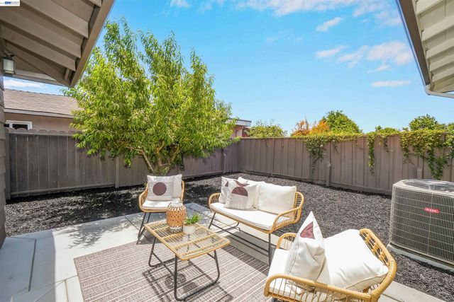2610 Hawthorne Ave, Hayward, CA 94545