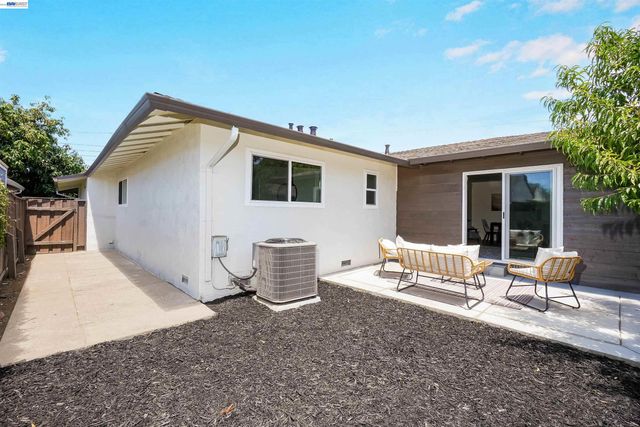 2610 Hawthorne Ave, Hayward, CA 94545