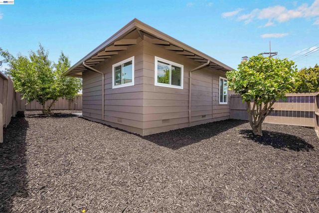 2610 Hawthorne Ave, Hayward, CA 94545