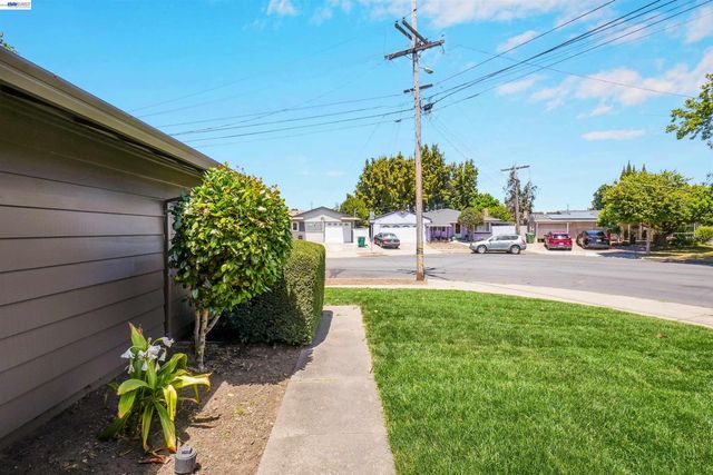 2610 Hawthorne Ave, Hayward, CA 94545