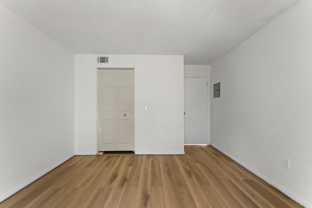 7 Shadowbrook Ln 34, Milford, MA 01757