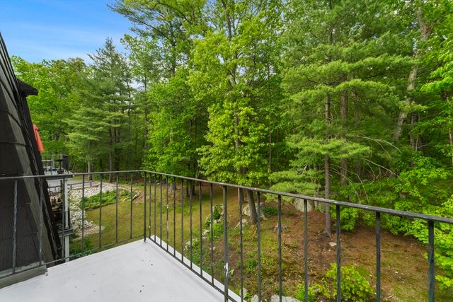 7 Shadowbrook Ln 34, Milford, MA 01757