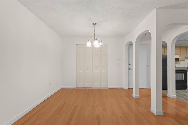 7 Shadowbrook Ln 34, Milford, MA 01757