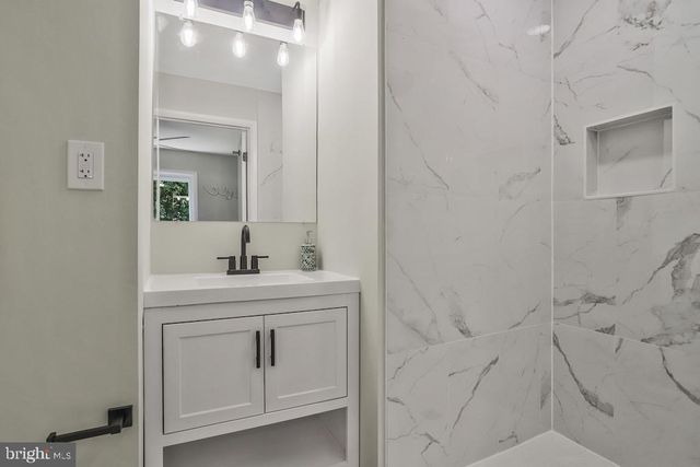 6420 WILLOWOOD LN, Alexandria, VA 22310