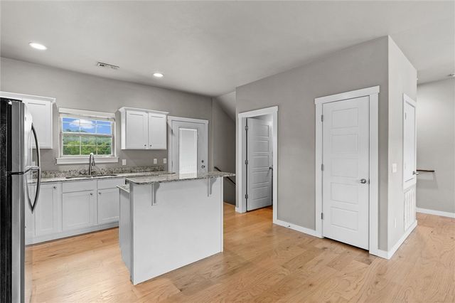 286 S Slopeside Drive, Fayetteville, AR 72704