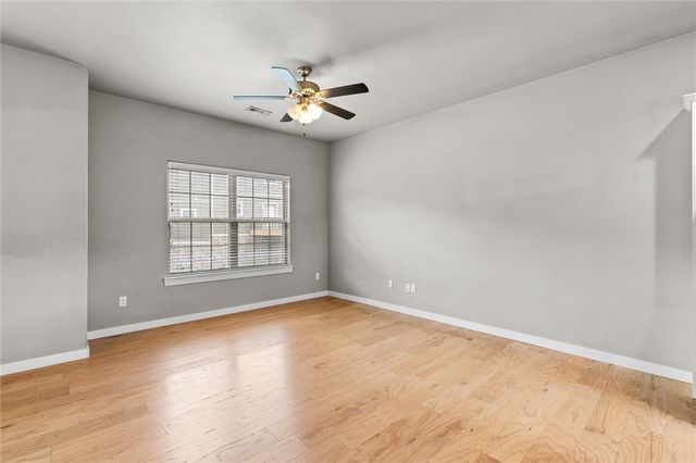 286 S Slopeside Drive, Fayetteville, AR 72704