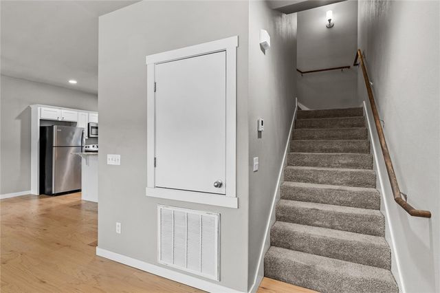 286 S Slopeside Drive, Fayetteville, AR 72704