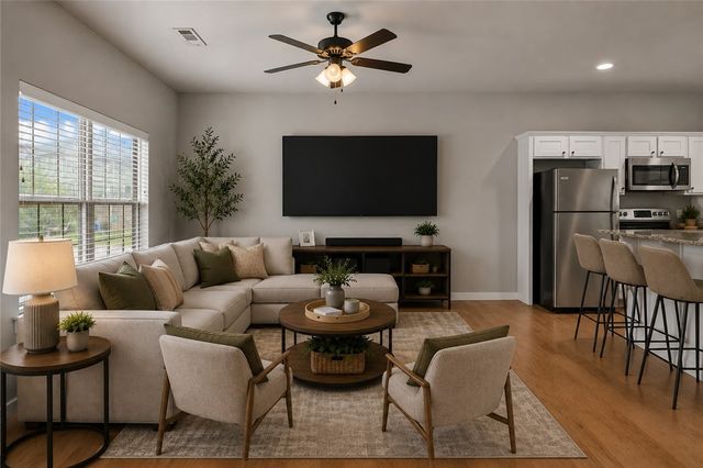 286 S Slopeside Drive, Fayetteville, AR 72704