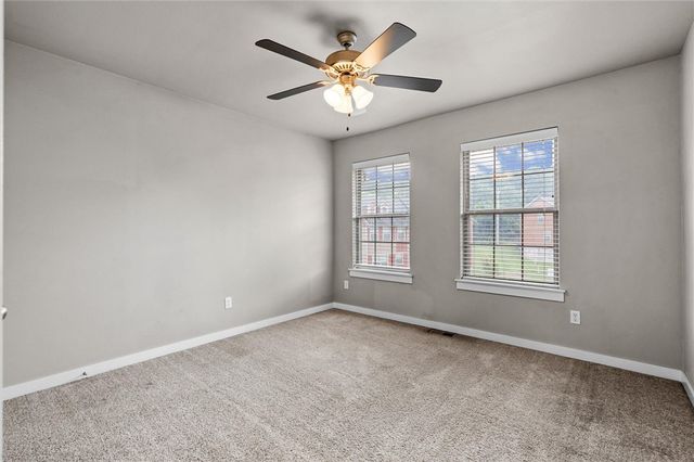 286 S Slopeside Drive, Fayetteville, AR 72704