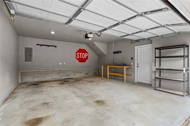 286 S Slopeside Drive, Fayetteville, AR 72704