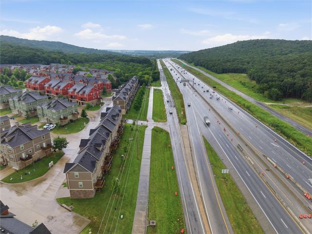 286 S Slopeside Drive, Fayetteville, AR 72704