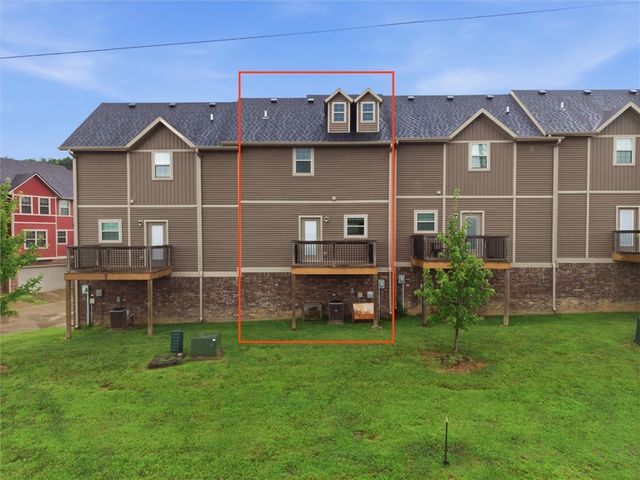 286 S Slopeside Drive, Fayetteville, AR 72704
