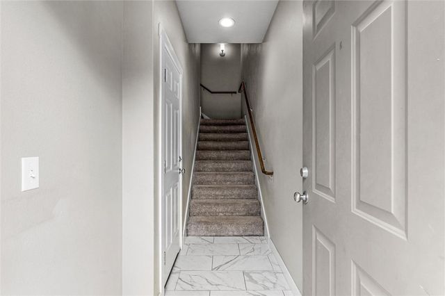 286 S Slopeside Drive, Fayetteville, AR 72704