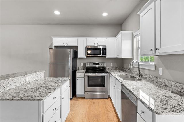 286 S Slopeside Drive, Fayetteville, AR 72704