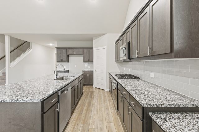 652 Congressional Avenue, Red Oak, TX 75154