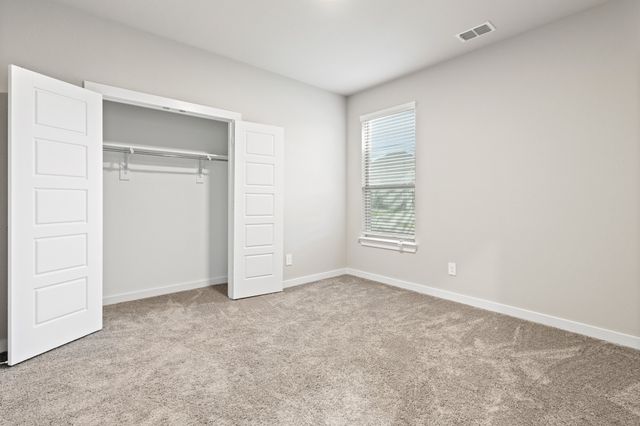 652 Congressional Avenue, Red Oak, TX 75154