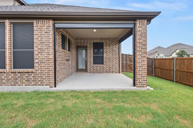 652 Congressional Avenue, Red Oak, TX 75154