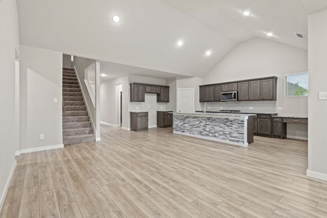 652 Congressional Avenue, Red Oak, TX 75154