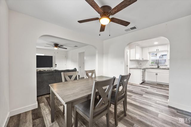 115 E Moneta Avenue, Bakersfield, CA 93308