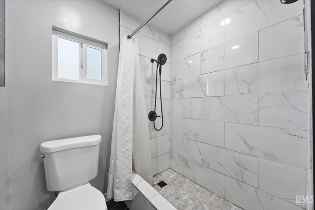 115 E Moneta Avenue, Bakersfield, CA 93308