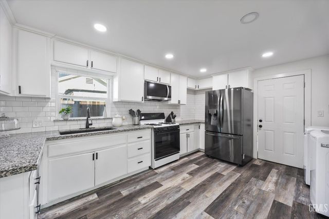 115 E Moneta Avenue, Bakersfield, CA 93308