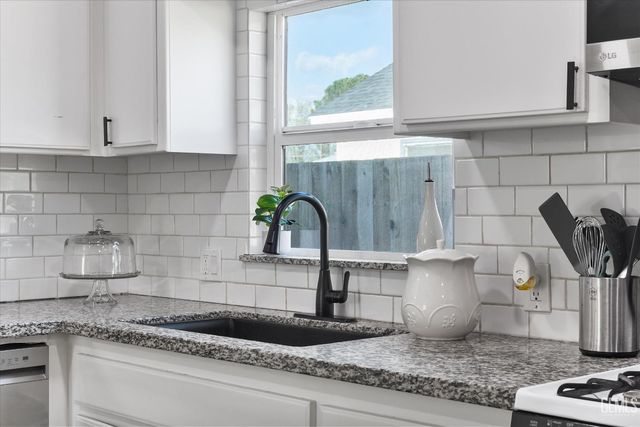 115 E Moneta Avenue, Bakersfield, CA 93308