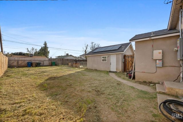 115 E Moneta Avenue, Bakersfield, CA 93308