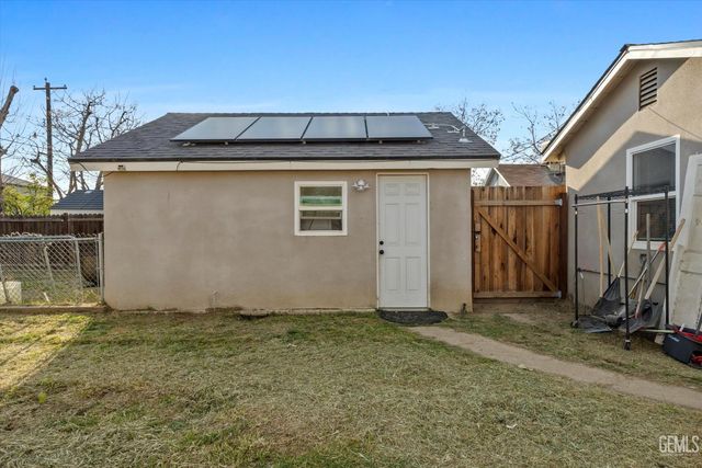 115 E Moneta Avenue, Bakersfield, CA 93308