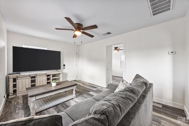 115 E Moneta Avenue, Bakersfield, CA 93308