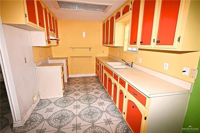 3528 Pena Avenue, Mission, TX 78572