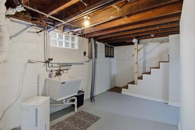 1113 Belmont Avenue, Eau Claire, WI 54701