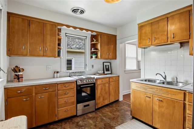 1113 Belmont Avenue, Eau Claire, WI 54701